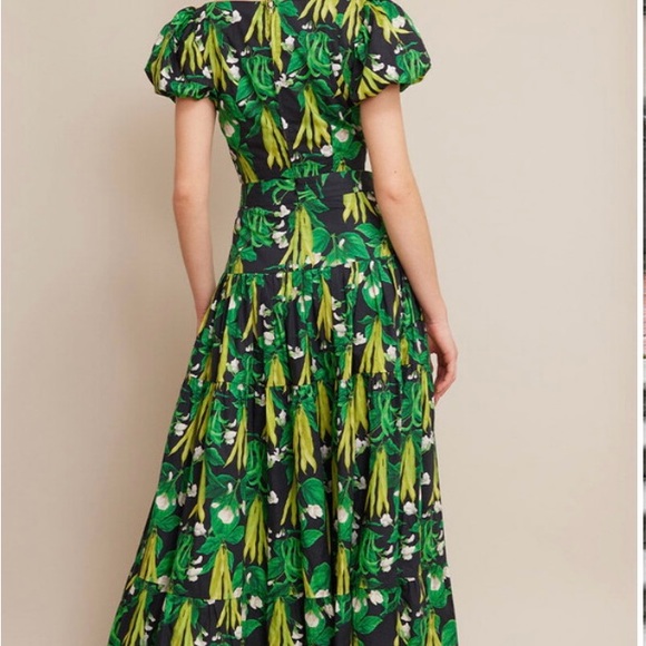 Cara Cara Blue Crop Top with Square Neckline and Short Puff Sleeves - Picture 3 of 6